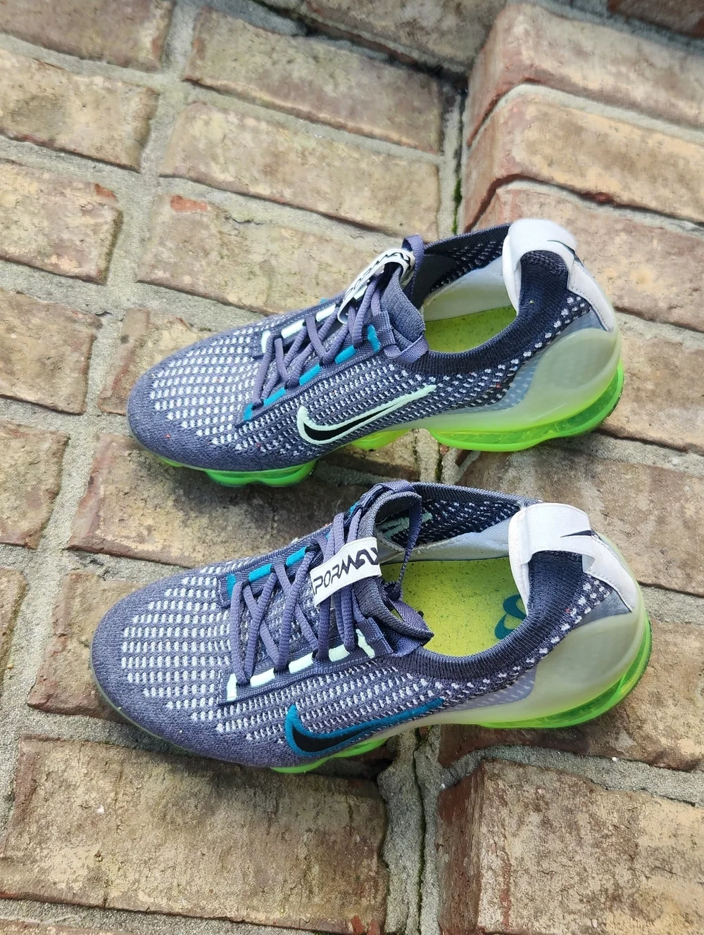 Nike Air Vapormax - Picture 2 of 7